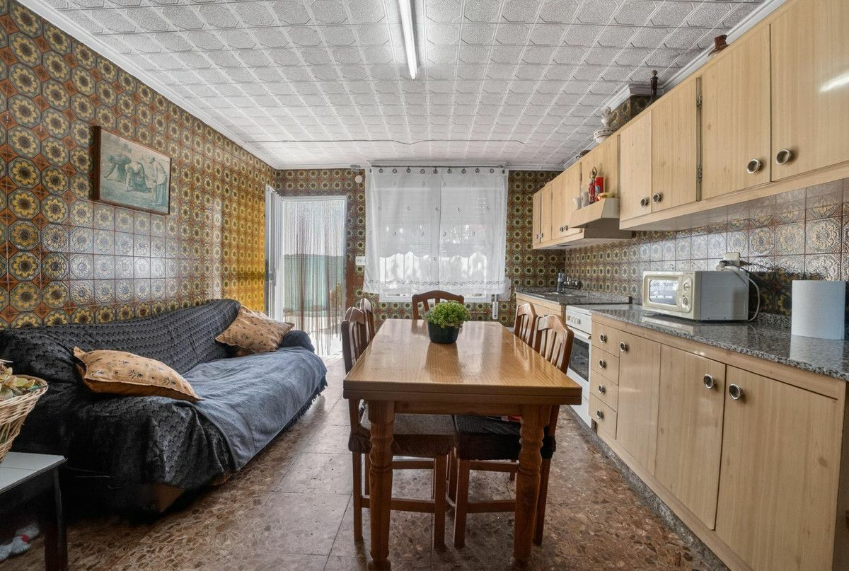 3-bedroom Country House In Orihuela, Spain (240 M²)