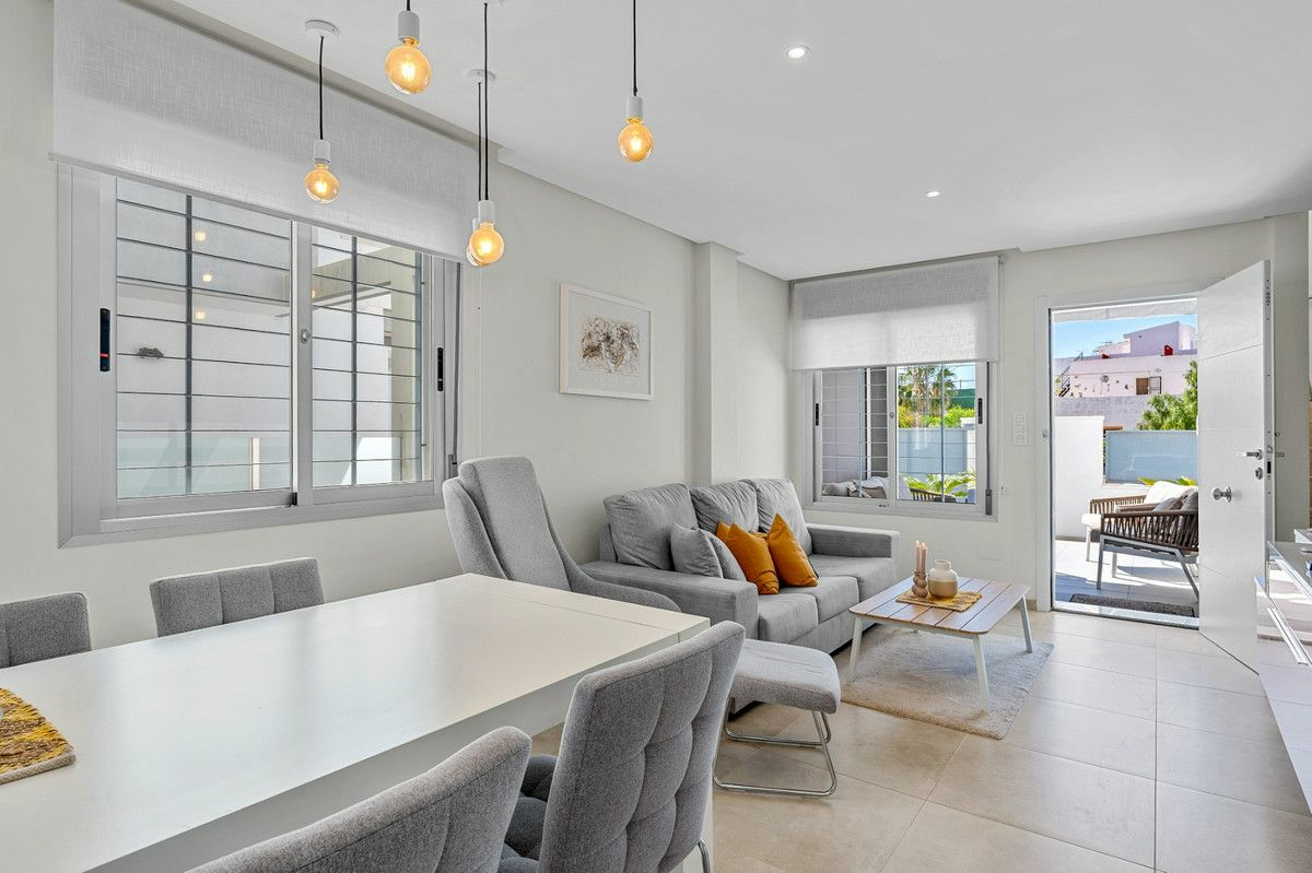 3-bedroom House In Daya Nueva, Spain (90 M²)