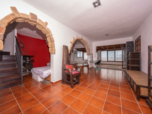 3-bedroom Bungalow In El Campello, Spain (235 M²)