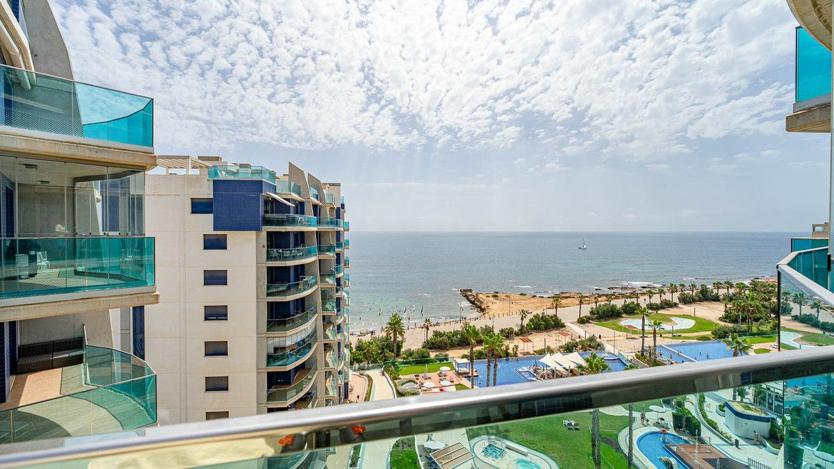 2-bedroom Apartment In Orihuela Costa, Spain (98 M²)
