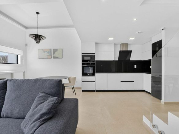 3-bedroom Villa In Guardamar Del Segura, Spain (178 M²)