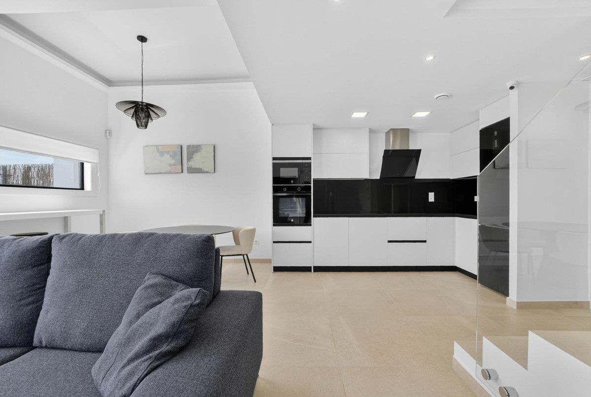 3-bedroom Villa In Guardamar Del Segura, Spain (178 M²)