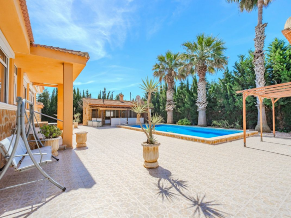 5-bedroom Villa In Rojales, Spain (195 M²)