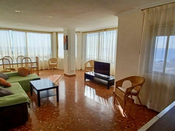 4-bedroom Apartment In Alicante, Spain (122 M²)