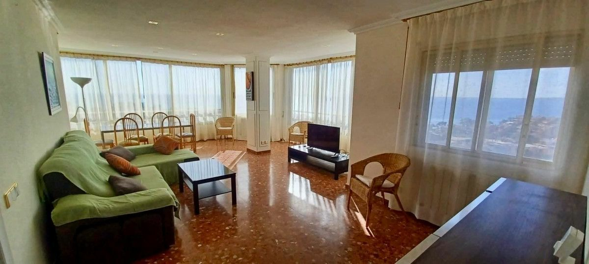 4-bedroom Apartment In Alicante, Spain (122 M²)