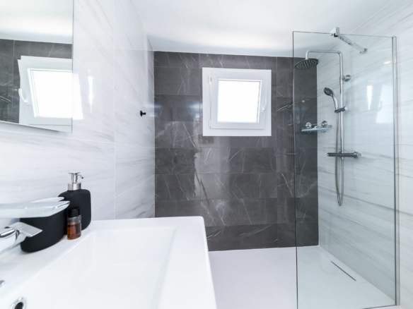 2-bedroom Apartment In Torrevieja, Spain (90 M²)