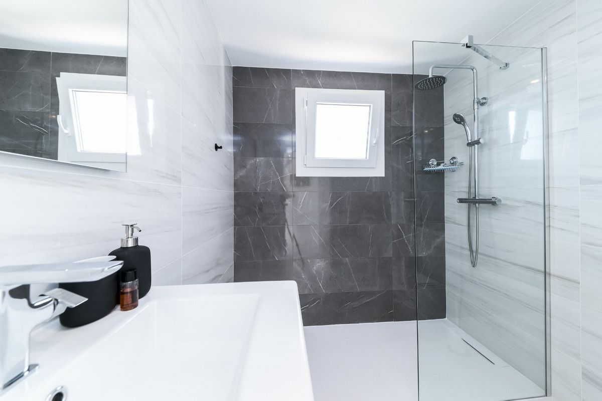 2-bedroom Apartment In Torrevieja, Spain (90 M²)