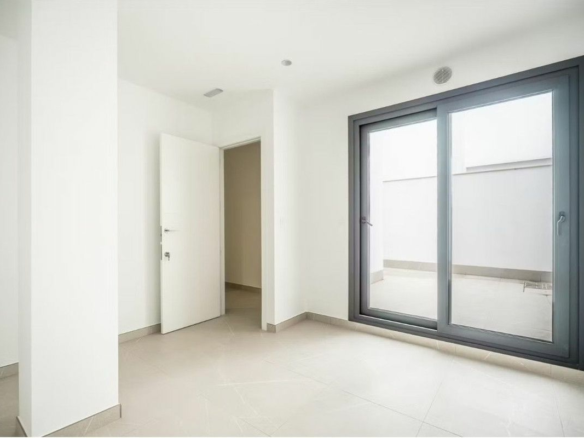5-bedroom Villa In Los Alcázares, Spain (225 M²)