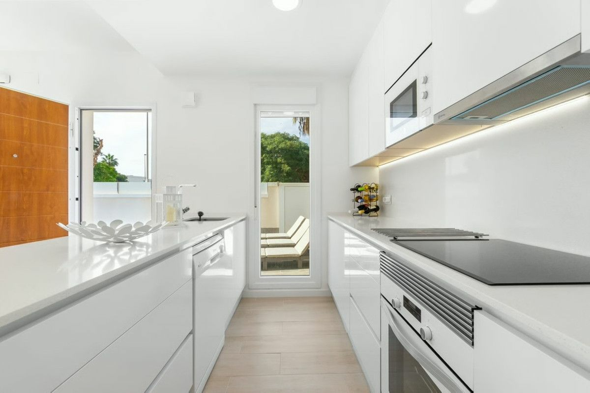3-bedroom Villa In Pilar De La Horadada, Spain (108 M²)