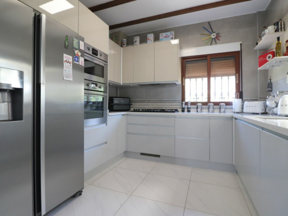 3-bedroom Villa In Benijofar, Spain (110 M²)