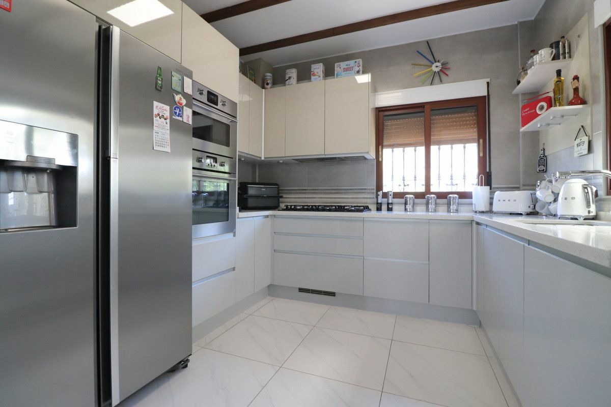 3-bedroom Villa In Benijofar, Spain (110 M²)
