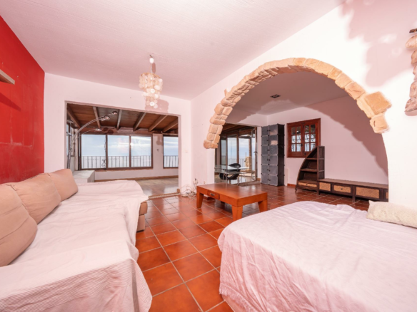 3-bedroom Bungalow In El Campello, Spain (235 M²)