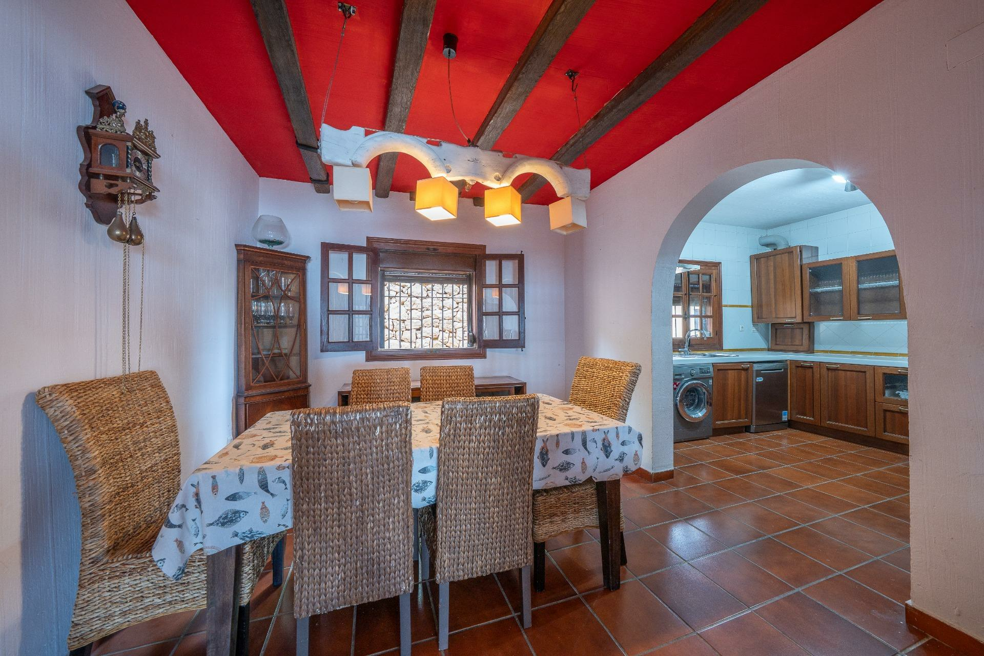 3-bedroom Bungalow In El Campello, Spain (235 M²)