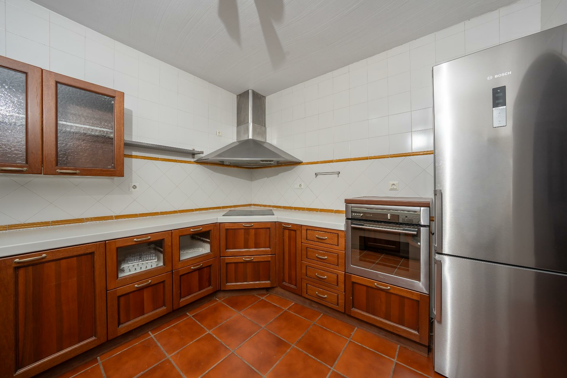 3-bedroom Bungalow In El Campello, Spain (235 M²)