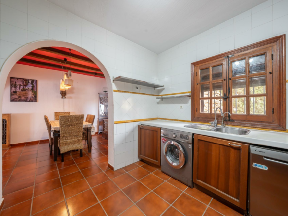 3-bedroom Bungalow In El Campello, Spain (235 M²)