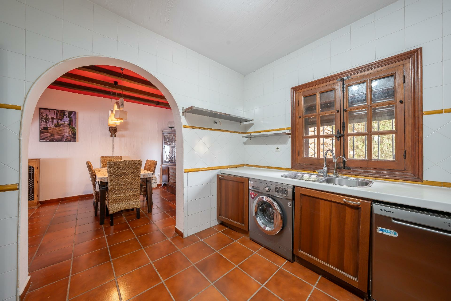 3-bedroom Bungalow In El Campello, Spain (235 M²)