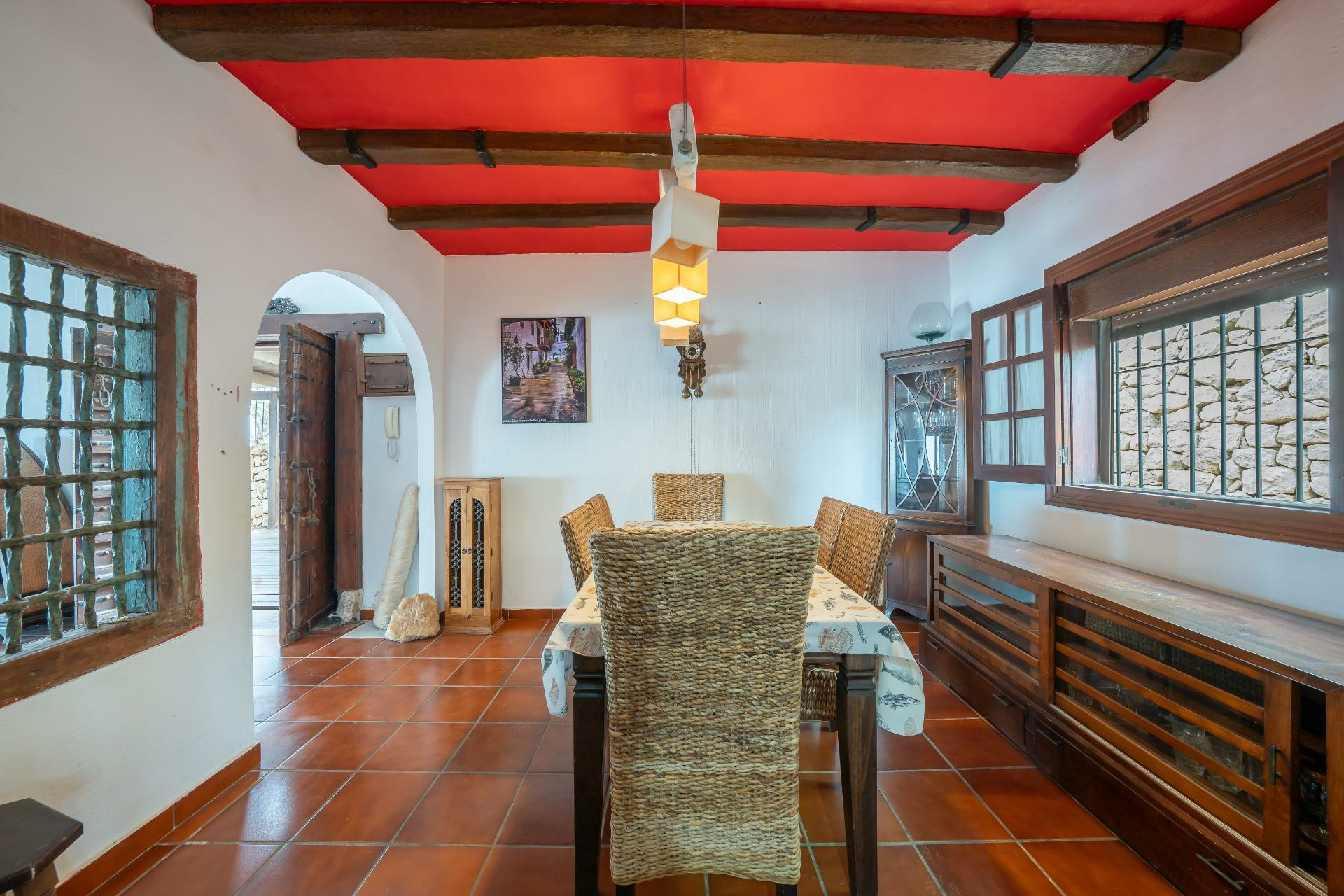 3-bedroom Bungalow In El Campello, Spain (235 M²)