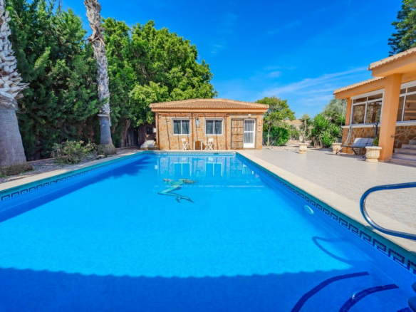 5-bedroom Villa In Rojales, Spain (195 M²)