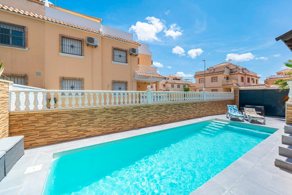 3-bedroom Villa In Rojales, Spain (71 M²)