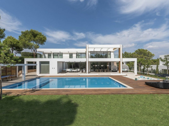 6-bedroom Villa In Calvià, Spain (748 M²)