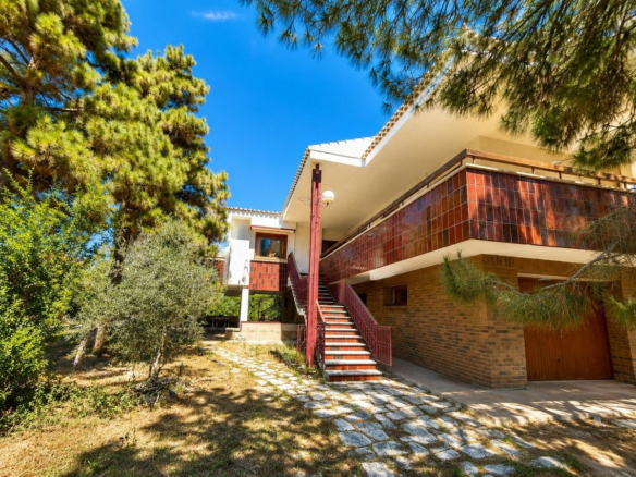 4-bedroom Villa In Santiago De La Ribera, Spain (632 M²)