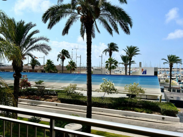 4-bedroom Apartment In Torrevieja, Spain (164 M²)