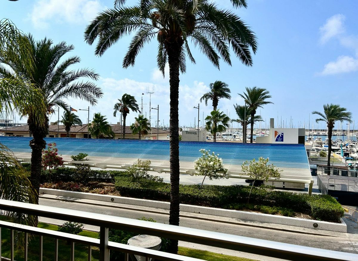 4-bedroom Apartment In Torrevieja, Spain (164 M²)