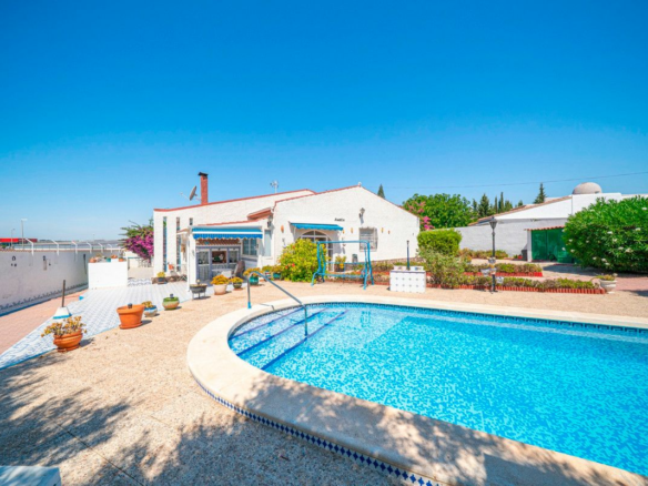 4-bedroom Villa In Rojales, Spain (198 M²)