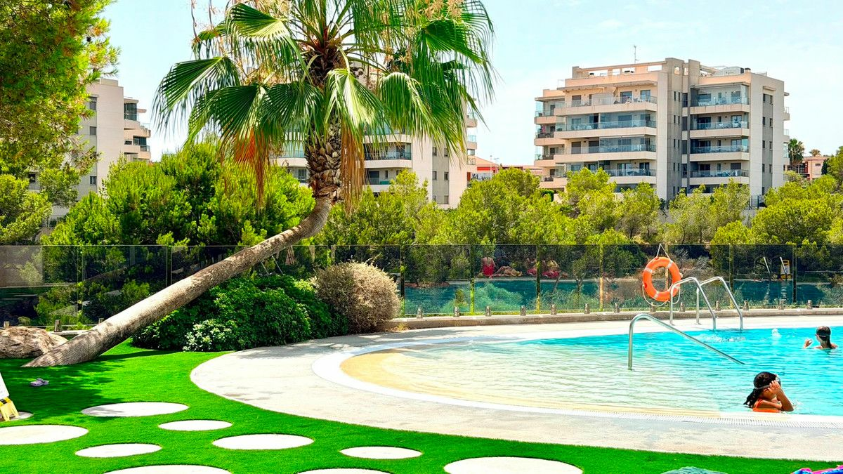 2-bedroom Apartment In Orihuela Costa, Spain (82 M²)