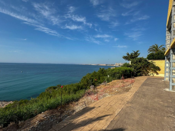5-bedroom Villa In Cabo Roig, Spain (668 M²)