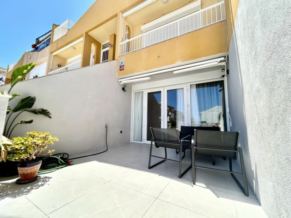 2-bedroom Apartment In Torrevieja, Spain (56 M²)