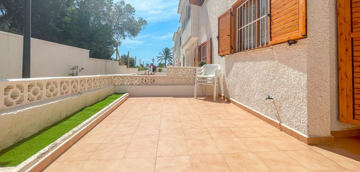 3-bedroom House In Orihuela Costa, Spain (68 M²)