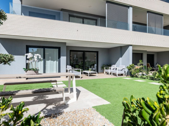 2-bedroom Apartment In Torrevieja, Spain (90 M²)