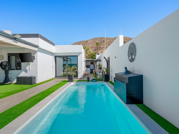 4-bedroom Villa In Fortuna, Spain (120 M²)