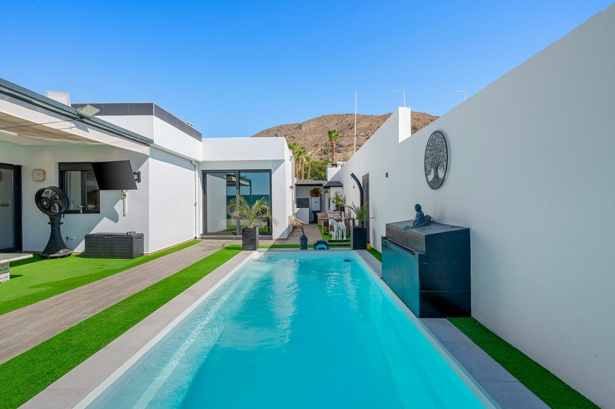 4-bedroom Villa In Fortuna, Spain (120 M²)