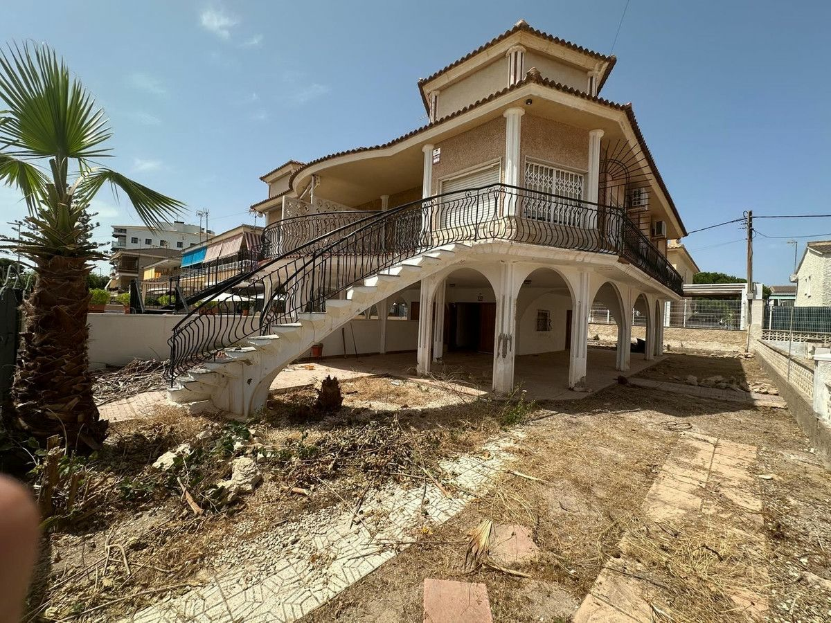 3-bedroom House In Los Alcázares, Spain (50 M²)