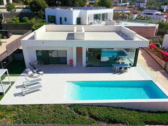 3-bedroom Villa In Orihuela, Spain (240 M²)