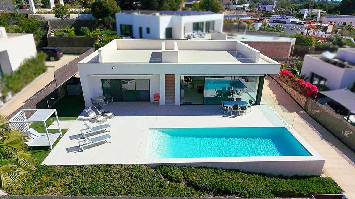 3-bedroom Villa In Orihuela, Spain (240 M²)