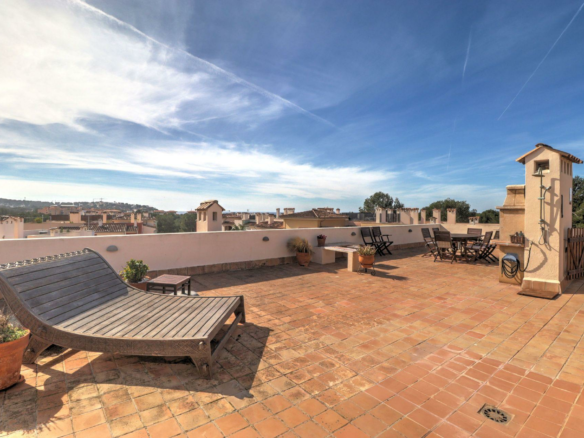 3-bedroom Penthouse In Calvià, Spain (194 M²)