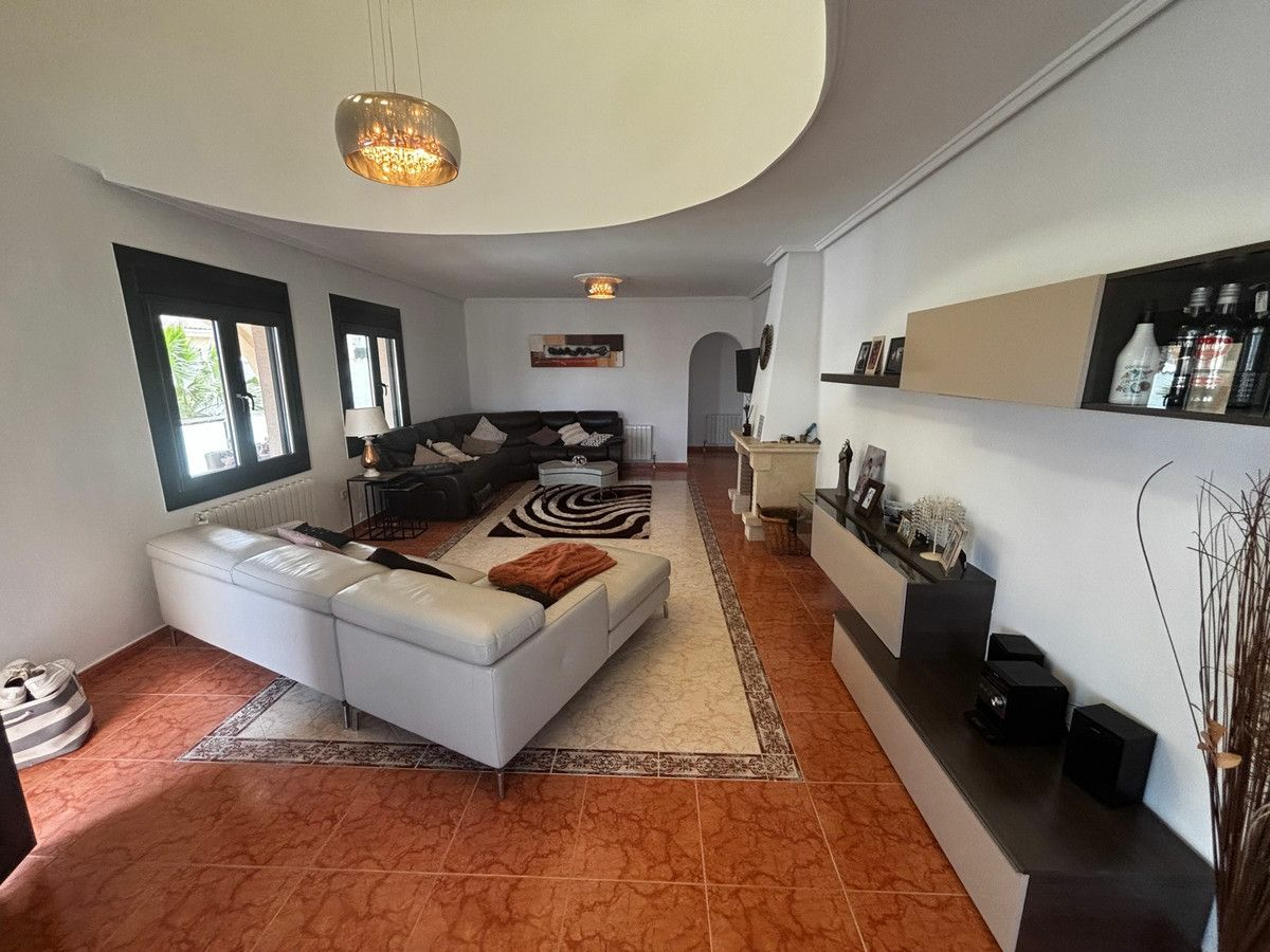 4-bedroom Villa In Rojales, Spain (247 M²)