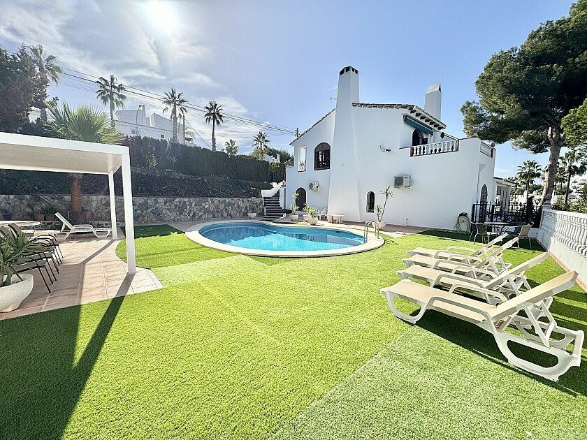 4-bedroom Villa In Orihuela Costa, Spain (150 M²)