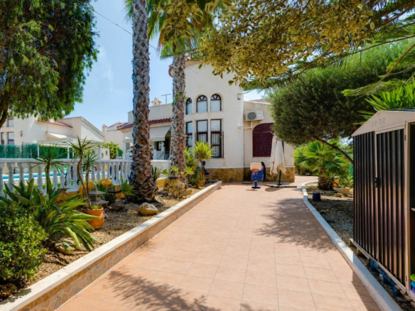 3-bedroom House In San Fulgencio, Spain (150 M²)
