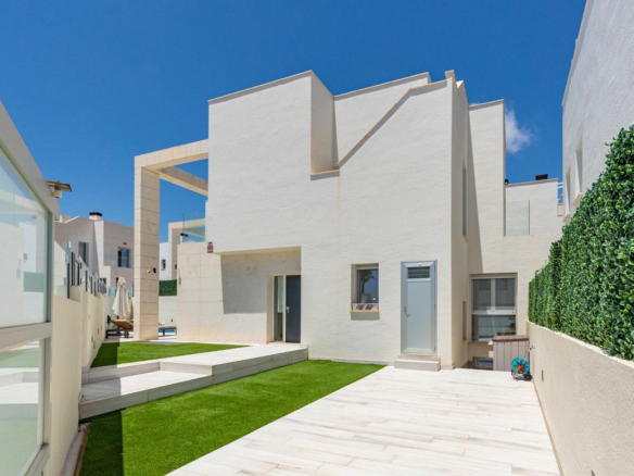 3-bedroom Villa In Orihuela Costa, Spain (149 M²)