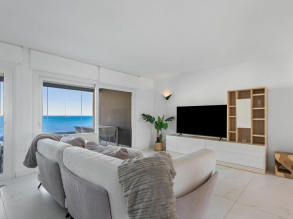 2-bedroom Apartment In Orihuela Costa, Spain (122 M²)
