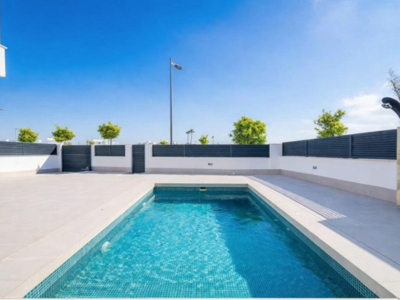 5-bedroom Villa In Los Alcázares, Spain (225 M²)
