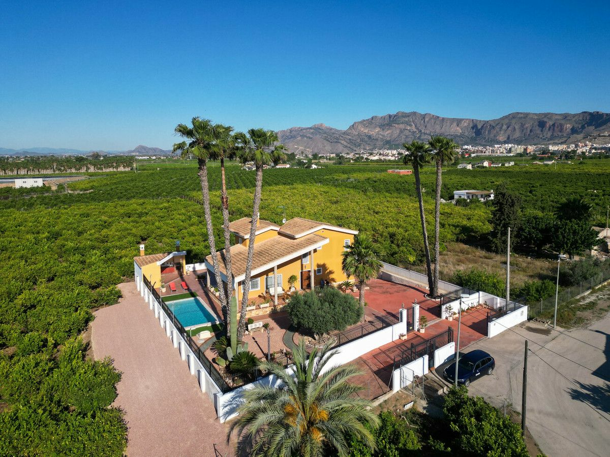 5-bedroom Country House In Orihuela, Spain (495 M²)
