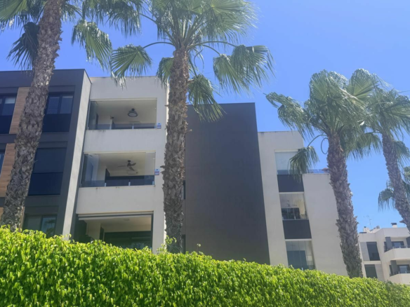3-bedroom Apartment In Orihuela Costa, Spain (90 M²)