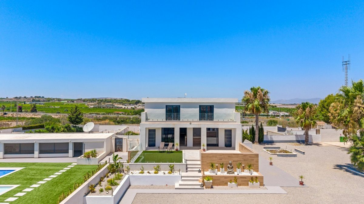 8-bedroom Country House In Los Montesinos, Spain (790 M²)