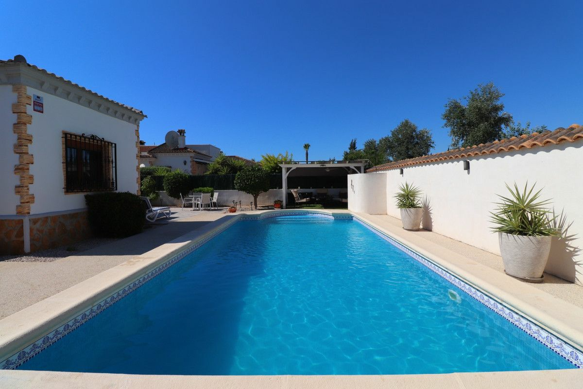 3-bedroom Villa In Benijofar, Spain (110 M²)