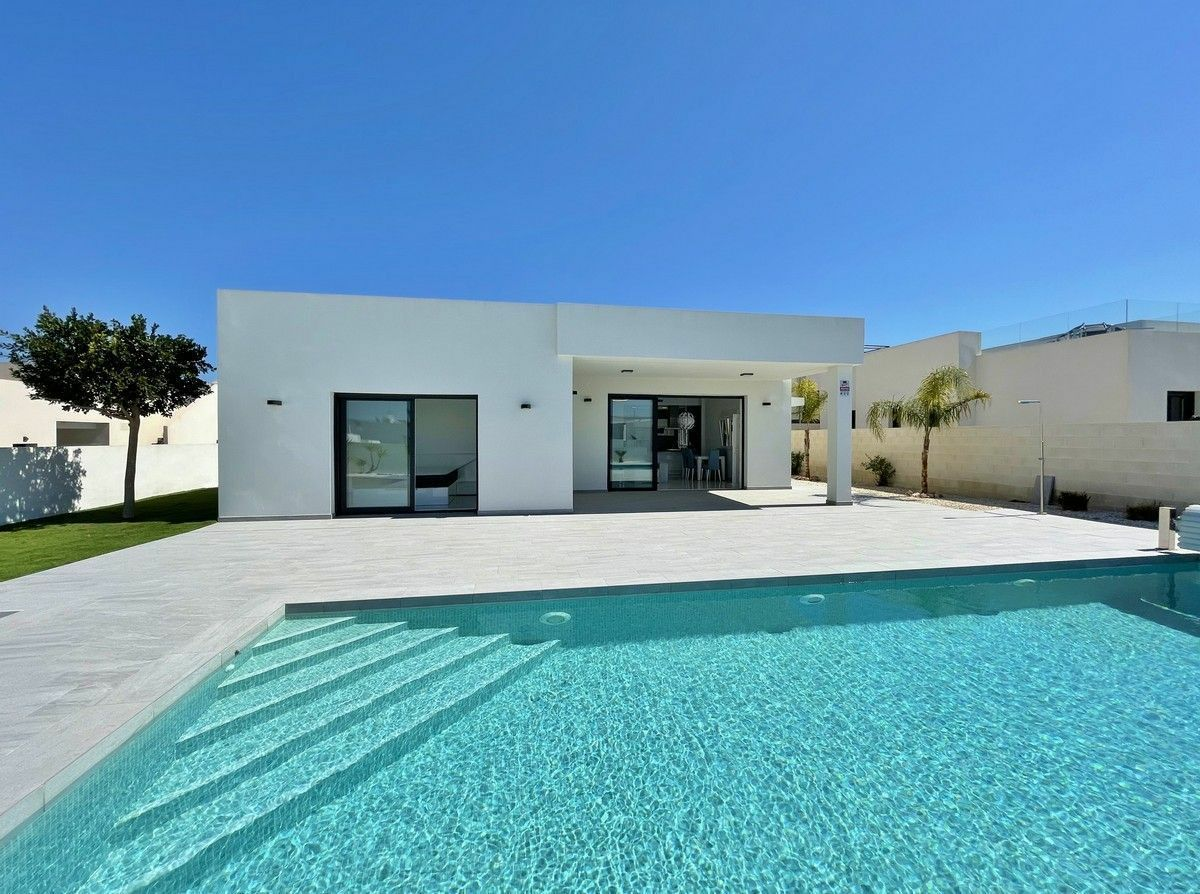 3-bedroom Villa In Rojales, Spain (120 M²)